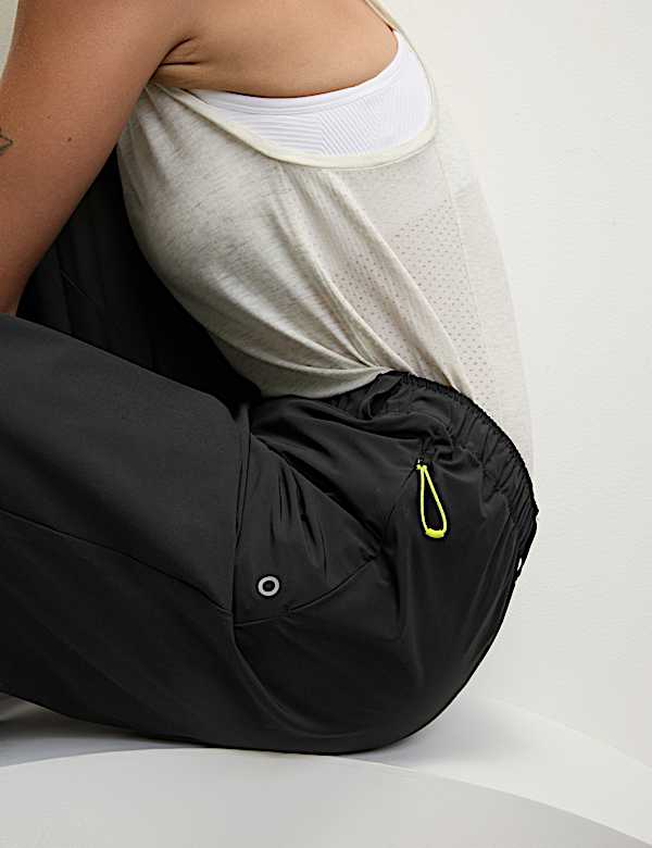 Cuffed Slim Fit Walking Trousers - UA