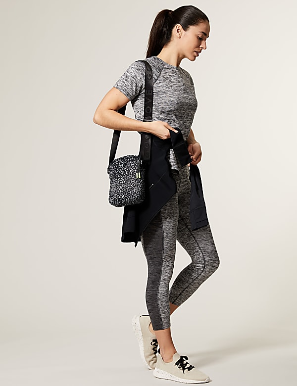 Go Move High Waisted 7/8 Gym Leggings