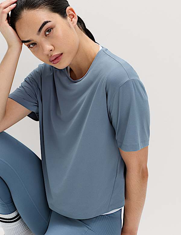 Essential Round Neck Boxy T-Shirt - CZ