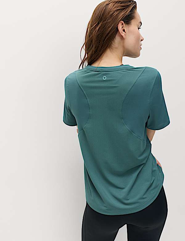 T-shirt coupe d&eacute;contract&eacute;e &agrave; col rond et panneau en filet - FR