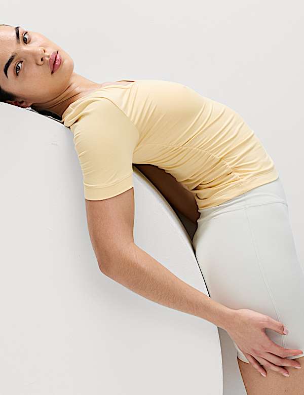 Go Balance Scoop Neck Ruched Fitted Top - GR