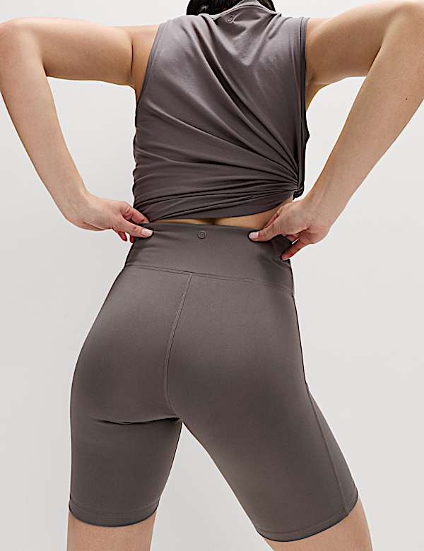 Essential aansluitende korte broek met hoge taille - BE