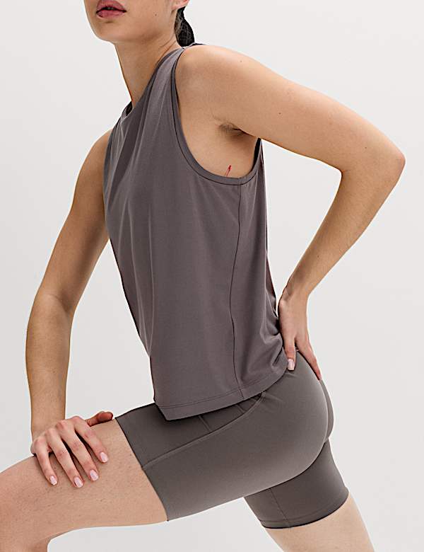 Essential aansluitende korte broek met hoge taille - BE