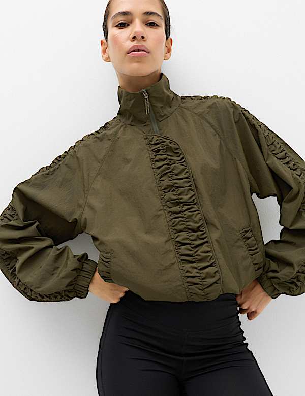 Jaket Ringan Lipatan Ketat Berleher Tinggi Stormwear&trade; - ID