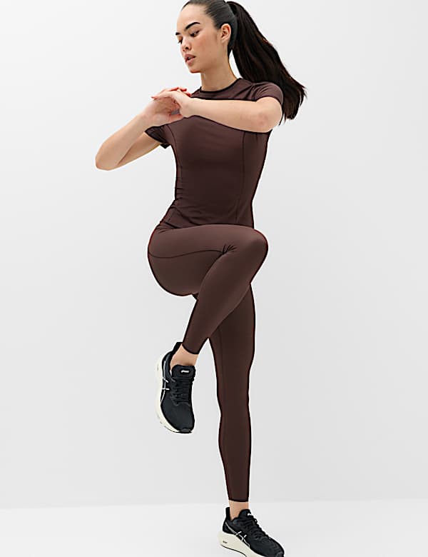 Ultraheat&trade; Thermal Crew Neck Fitted T-shirt - JP