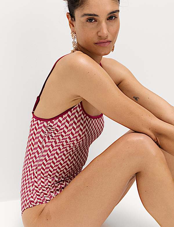 Badpak met wijde, ronde hals en jacquardstructuur - NL