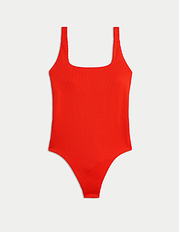 Traje de ba&ntilde;o texturizado con escote abierto - ES