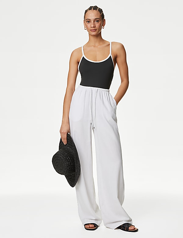 Contrast Scoop Neck Swimsuit - AT