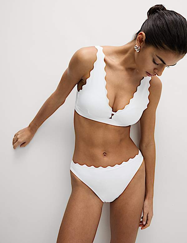 Haut de bikini festonn&eacute; en n&eacute;opr&egrave;ne - FR