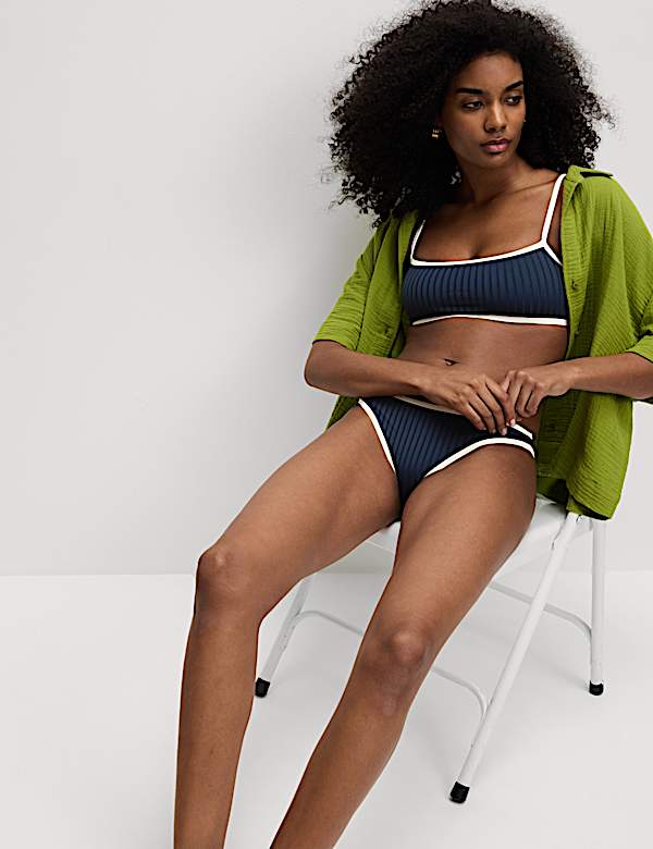 Haut de bikini à décolleté rond et finitions côtelées contrastées - BE