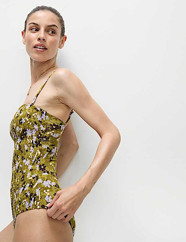 Geraffter Bandeau-Badeanzug mit Blümchendesign - AT