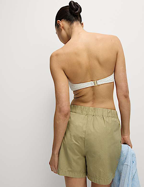 Parte de arriba de bikini bandeau con escote cuadrado y detalle bordado - US