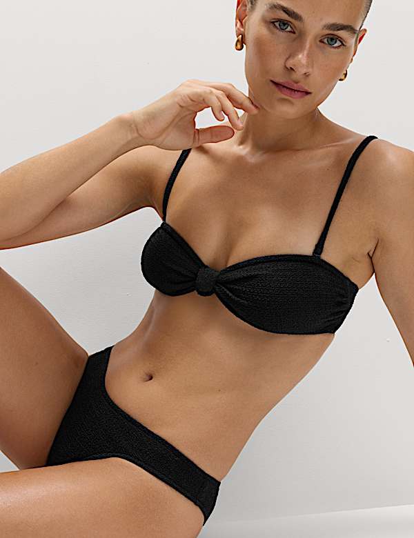 ביקיני חלק תחתון בטקסטורה ובגזרת וי - IL