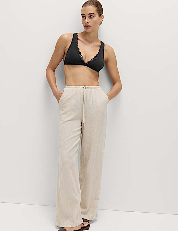 ביקיני חלק עליון מחטב מרופד עם מחשוף עמוק וגימור רקמה - IL