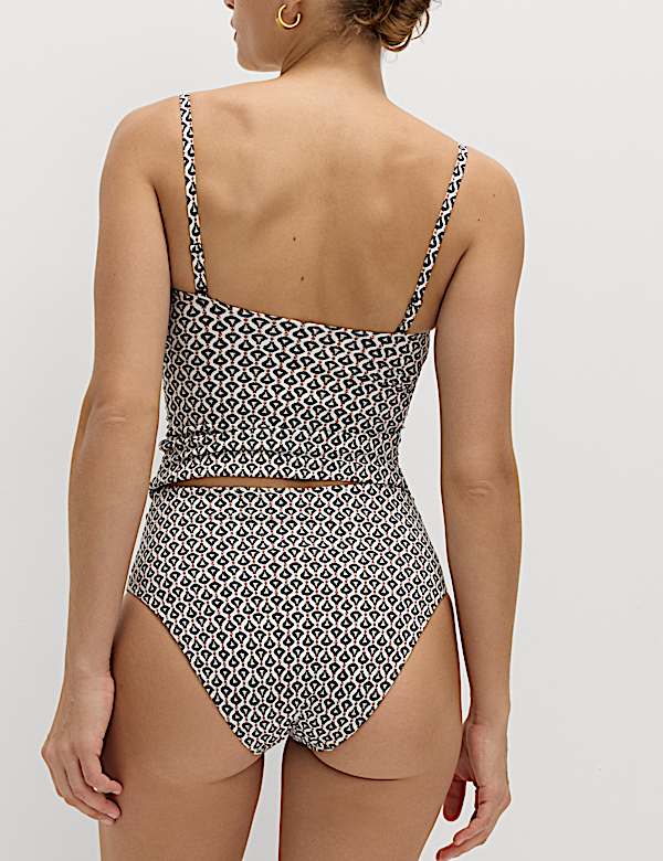 Hoch geschnittene Bikinihose mit Muster - AT