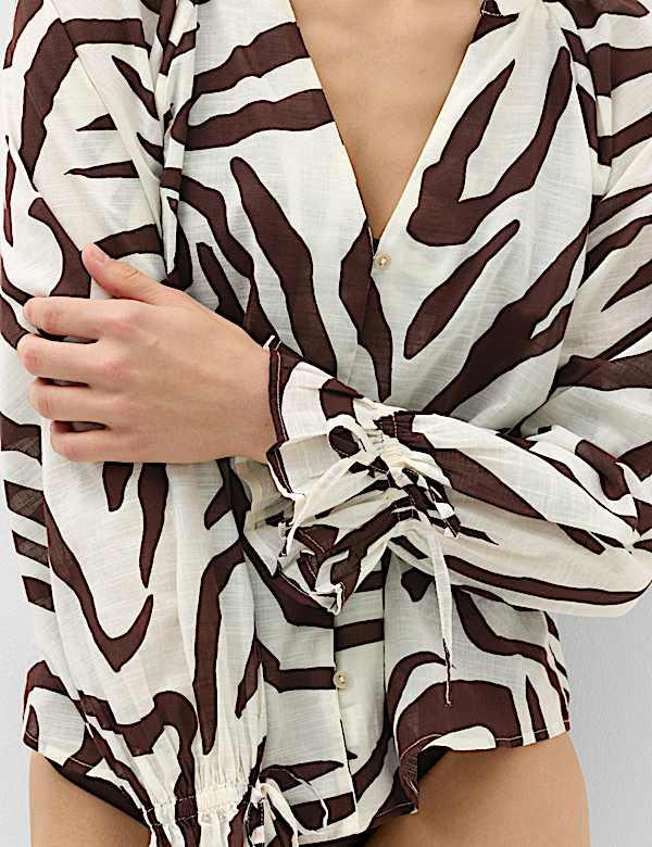 Camisa playera larga 100 % algod&oacute;n con estampado animal - US