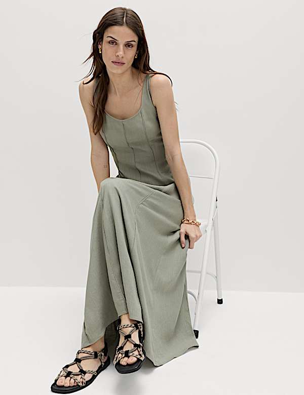 Midaxi-Tr&auml;gerkleid mit U-Ausschnitt und Leinenanteil - DE