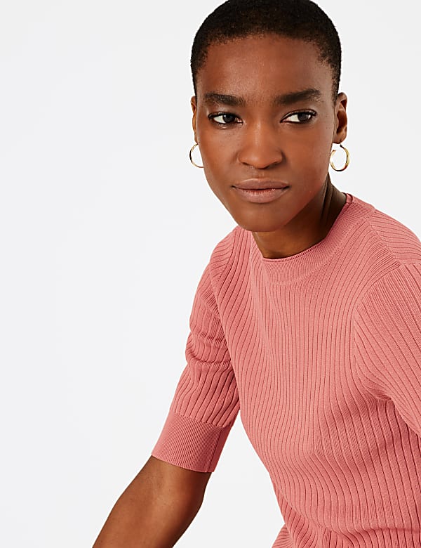 Ribbed Round Neck Knitted Top