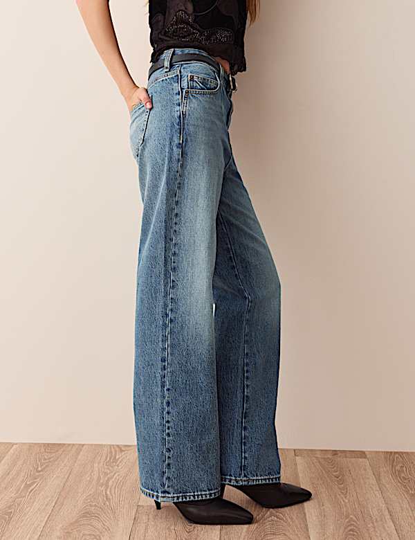 Distressed Mid Rise Straight Leg Jean - AU