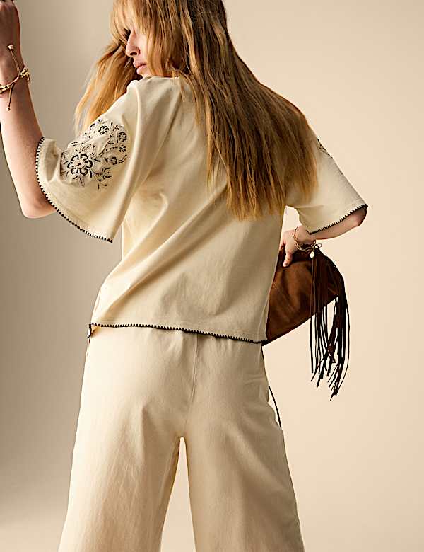 Bestickte Bluse aus reiner Baumwolle mit Bindekragen - AT