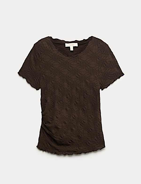 חולצת ג'רסי מבד עשיר בכותנה בטקסטורה ובגזרה נינוחה עם שרוול קצר - IL