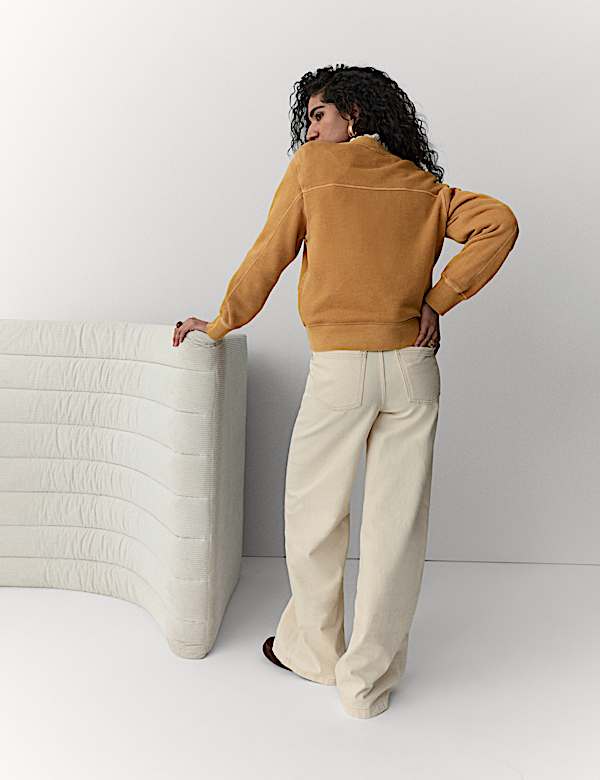 סווטשירט מבד עשיר בכותנה בגזרה נינוחה ובצביעת גרמנט - IL