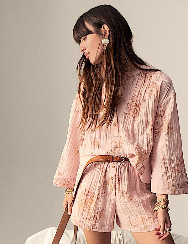 חולצת אוברסייז עם צווארון עגול, הדפס ורכיסת כפתורים חלקית - IL