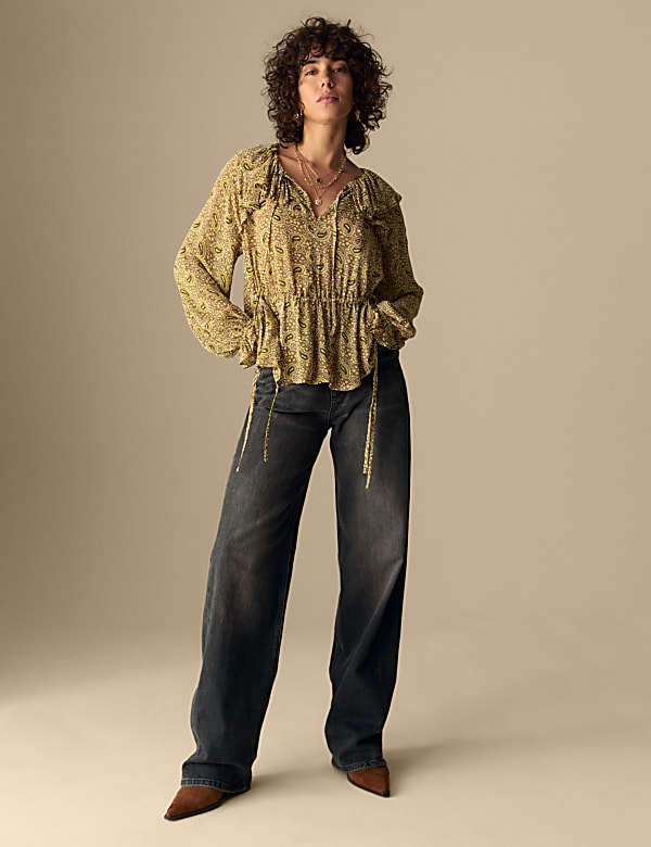 Řasen&aacute; halenka s potiskem a v&aacute;zankou u krku - CZ