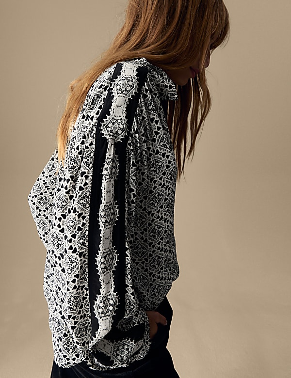 Geometric Collared Neck Blouse