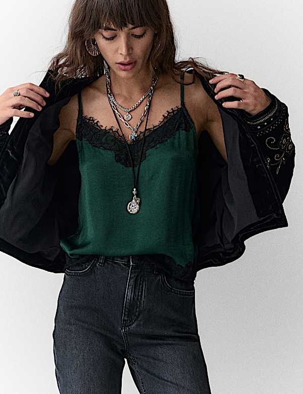 Caraco en satin orné de dentelle appliquée - LU