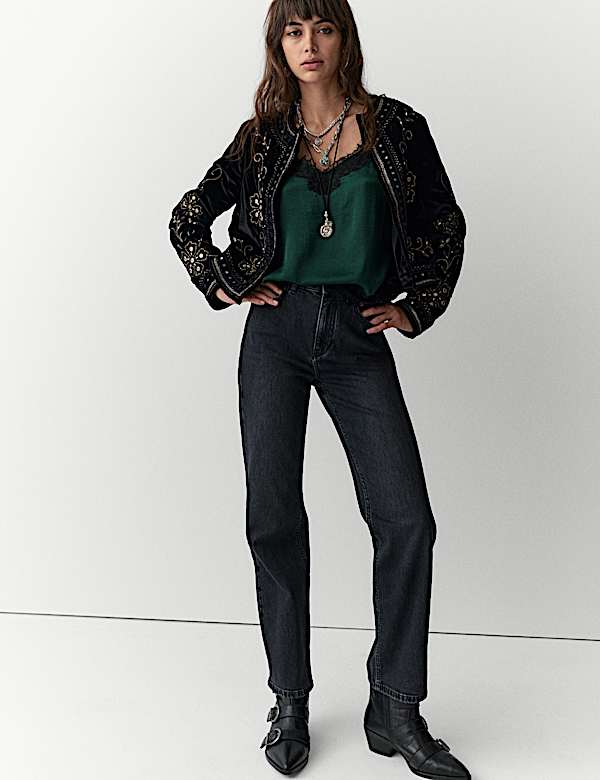 Caraco en satin orné de dentelle appliquée - LU