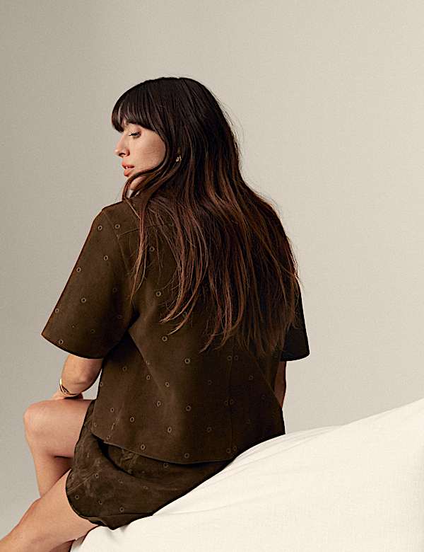 Besticktes Wildlederhemd mit Kragen - DE