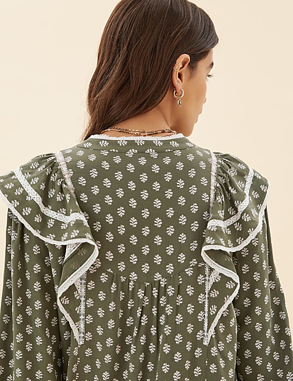 Leaf Print Pintuck Knee Length Shift Dress