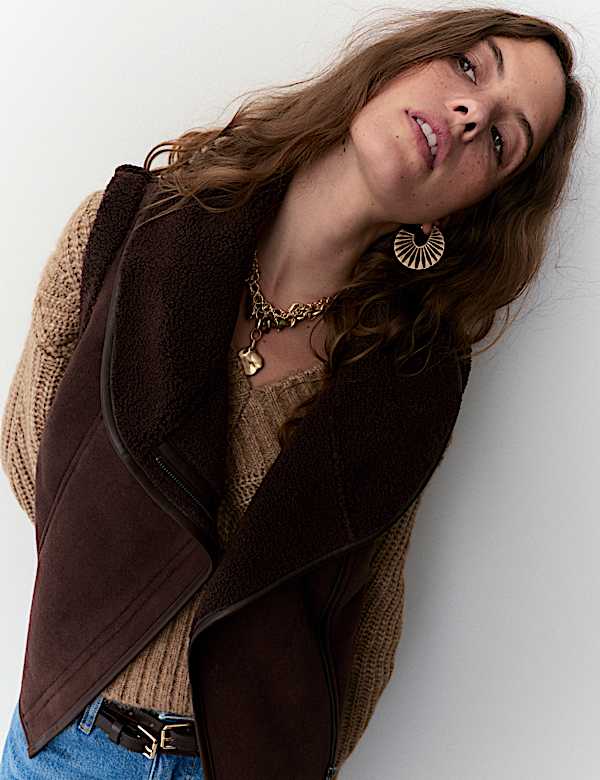 Gilet van kunstlammy met hoge hals - BE