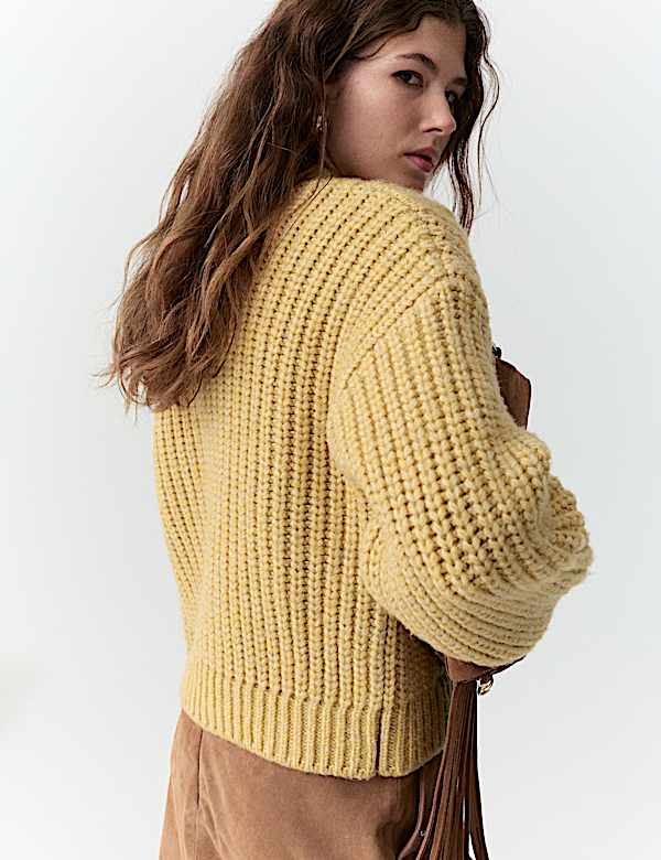 Cable Knit V-Neck Cardigan with Wool - JO