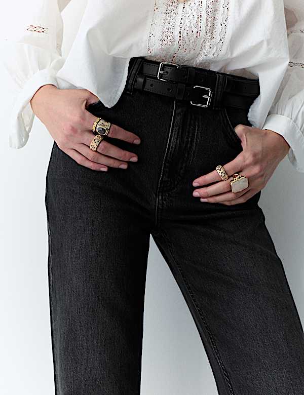 Knöchellange Jeans in mittlerer Höhe mit geradem Bein - DE