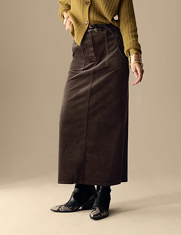 Jupe longue coupe trap&egrave;ze en velours c&ocirc;tel&eacute; fendue au dos - CH