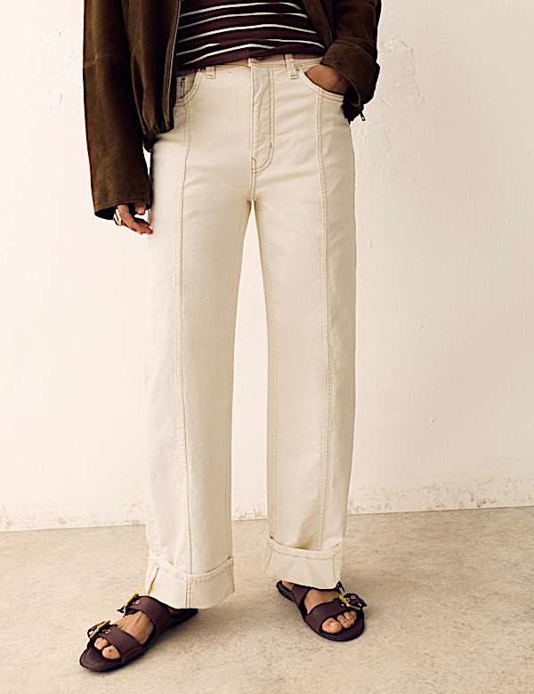 Hoch geschnittene Cargo-Jeans mit geradem Bein und Umschlag - DE