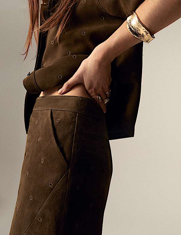 Minijupe crayon en daim à motif brodé - BE