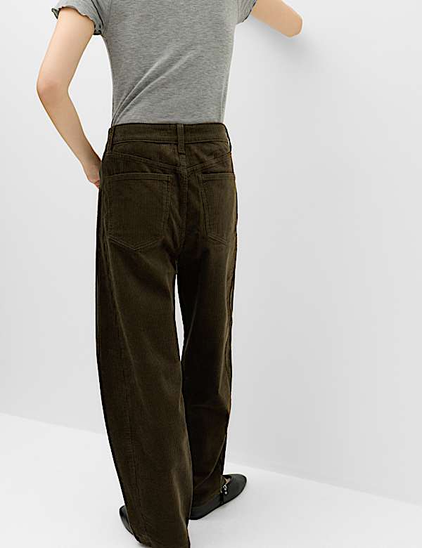 Pantalon coupe barrel en velours c&ocirc;tel&eacute; - CA