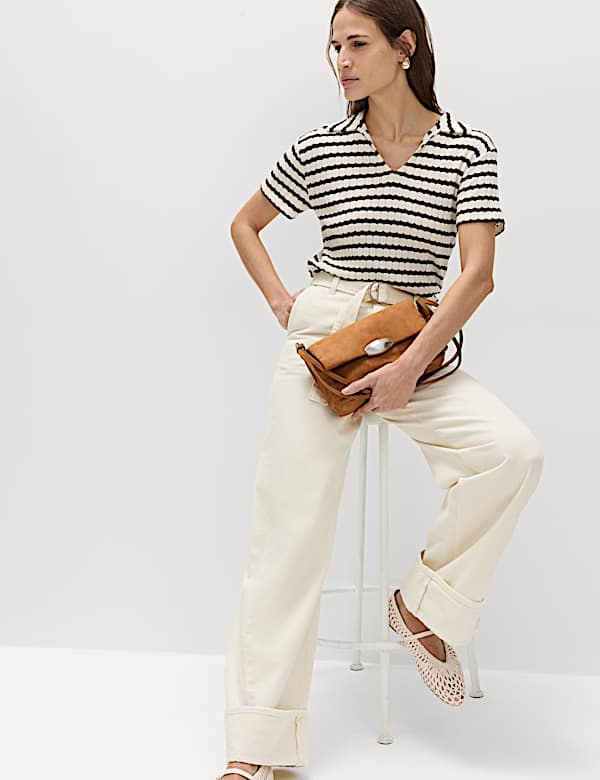 Jean large 100 % coton &agrave; revers avec ceinture - LU