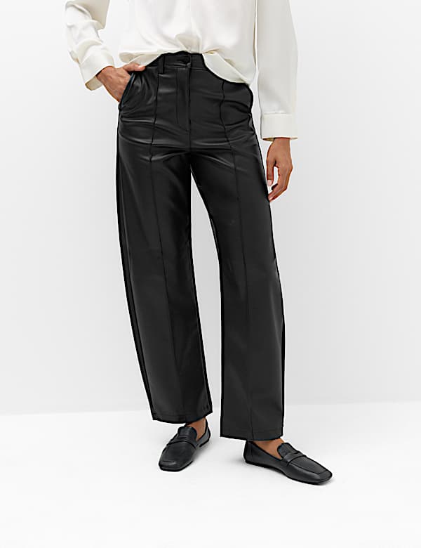 Pantalones de pata de barril con fruncido de imitaci&oacute;n de piel - US