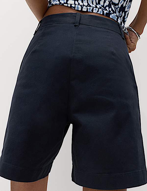 Katoenrijke, korte chino met hoge taille - NL