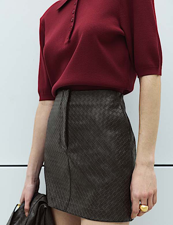 Sk&oacute;ropodobna sp&oacute;dnica trapezowa z efektem plecionki - PL