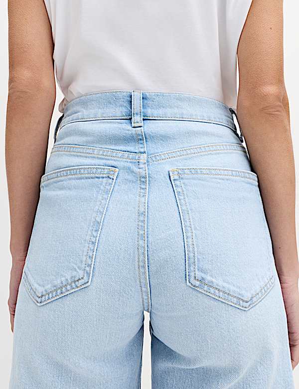 Hoch geschnittene Bermudashorts aus reiner Baumwolle - AT