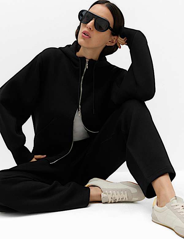 Pantalones deportivos el&aacute;sticos de corte estrecho - US
