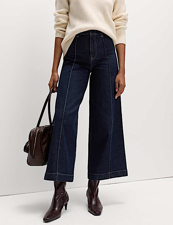 Knöchellange Jeans mit weitem Bein und Biesen - AT