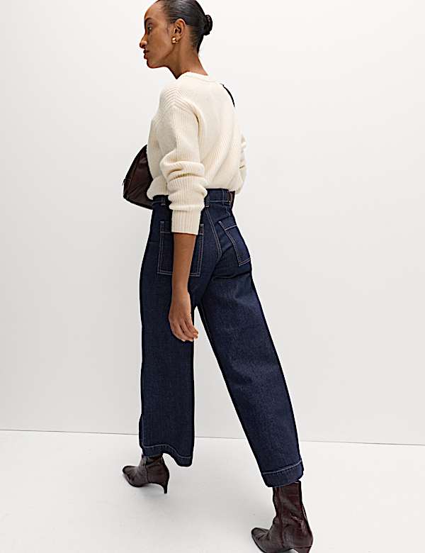 Knöchellange Jeans mit weitem Bein und Biesen - AT