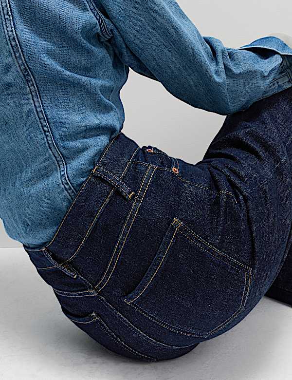 Mid Rise Dart Detail Barrel Jeans