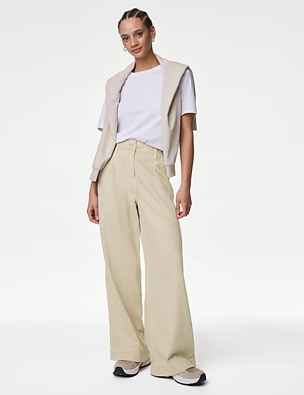 Lyocell Blend Pleated Wide Leg Trouser